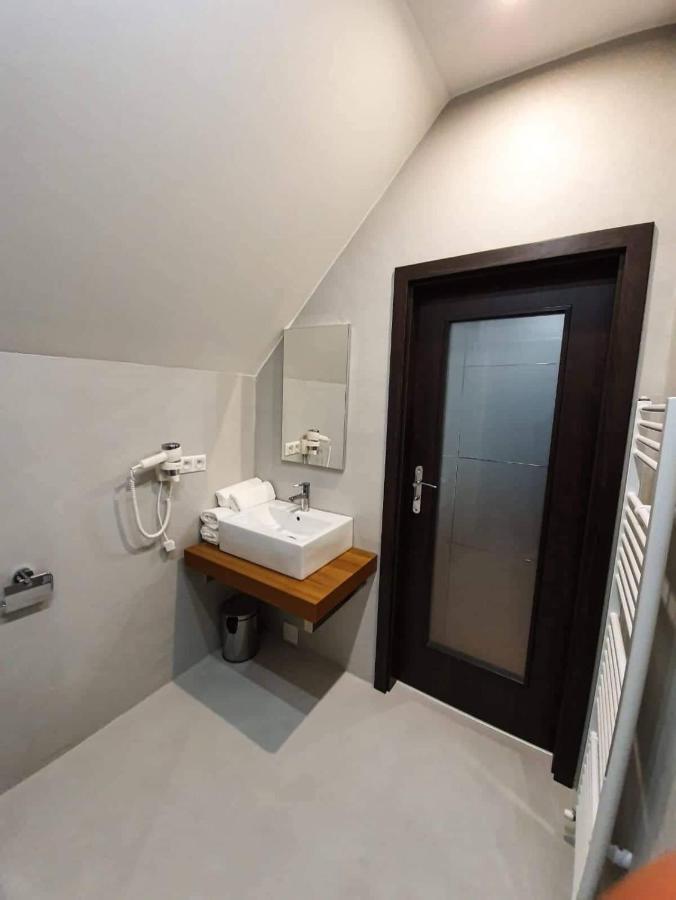Il Galeone Hotel Stupava Eksteriør bilde